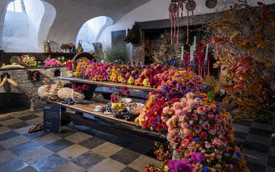 Bloemenbanket in het kasteel van Laarne: inspiratie voor feestelijk en bloemrijk tafelen